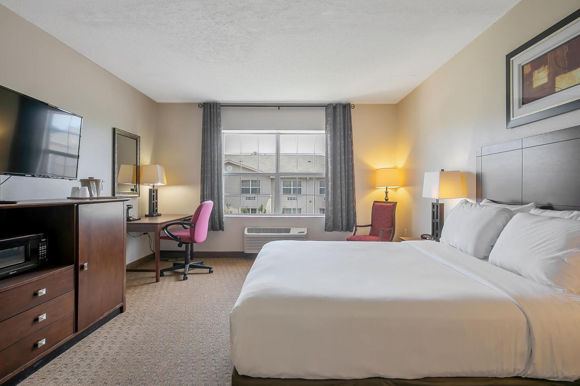 The Landmark Inn Fort Bragg Room photo