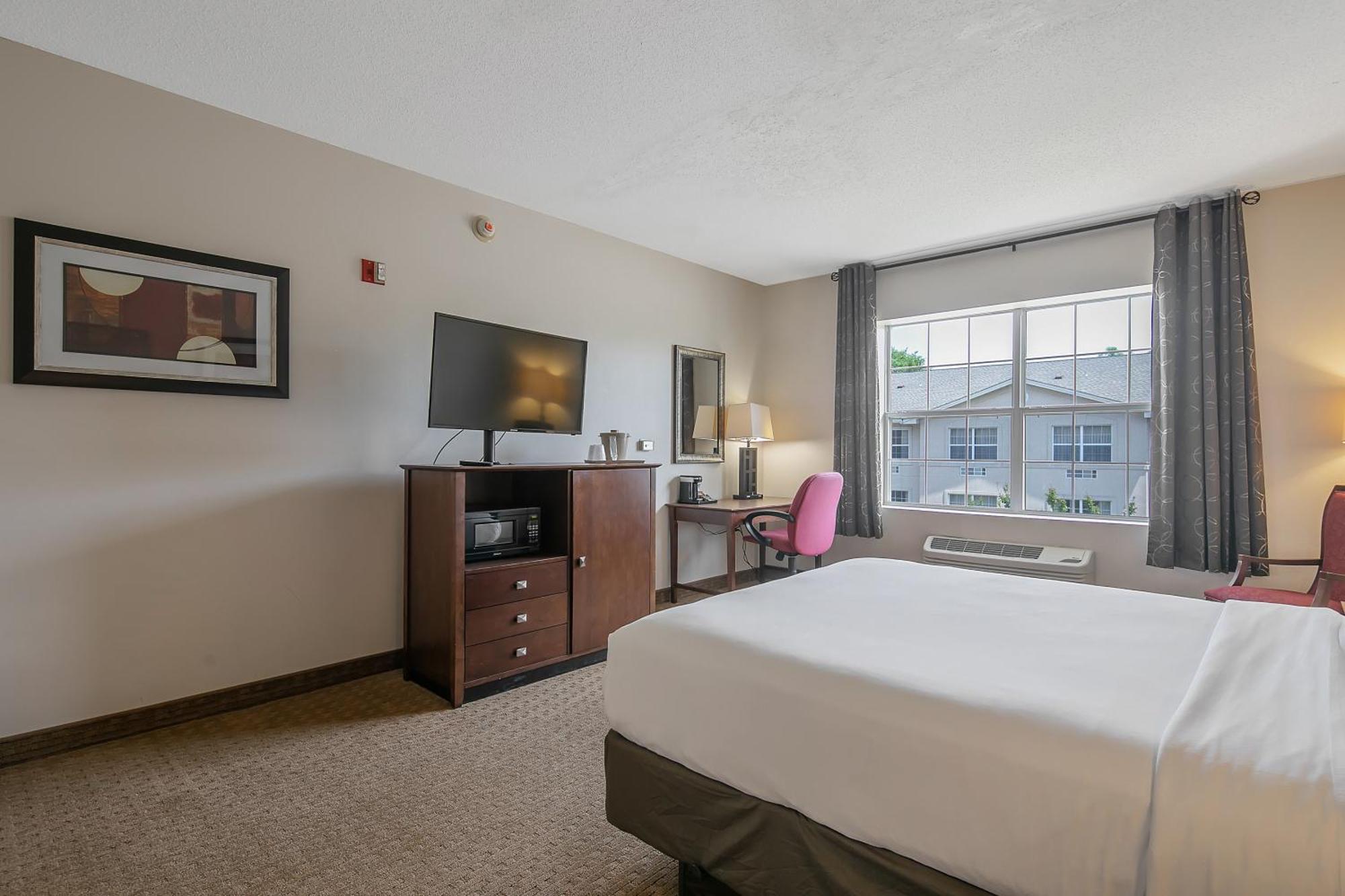 The Landmark Inn Fort Bragg Room photo